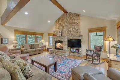 Image de Discover mountain living at Aspen Grove Lodge in Frisco, Co!