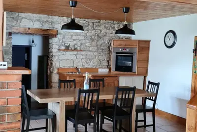 Image de Situé au cœur du Jura, à proximité des lacs et cascades!