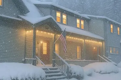 Image de Family-Friendly White Mountain Escape • 9br/10ba