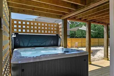 Image de Dog Friendly, Barrel Sauna, Hot Tub, Soundside