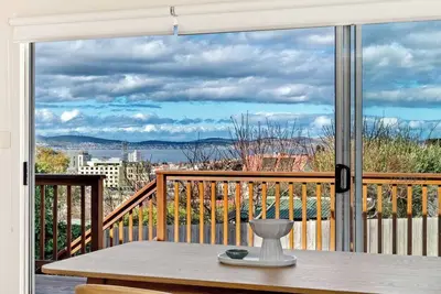 Image de Neilsen Cottage Serene River Views near Hobart Cbd