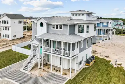 Image de 7br | Private Pool | Hot Tub | Elevator | Deck