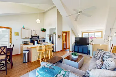 Image de 3br townhome by the beach with pool & pickleball