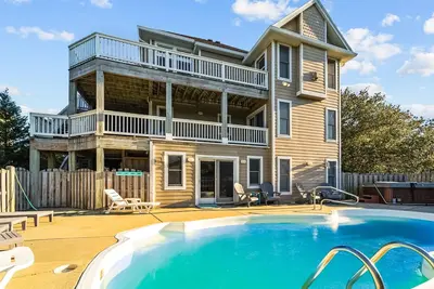 Image de Newly Remodeled Oceanside with a Heated Private Pool. . . Bring Fido!