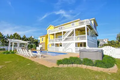 Image de Walk to Beach 9br | Pool | Hot Tub | Elevator | Pets