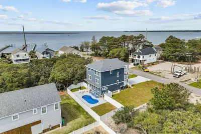 Image de Kdn0115: The Blue Marlin, 4br home near beach with pool, decks
