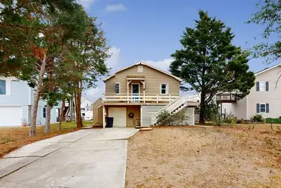 Image de Waterfront 3br with pool, hot tub, tennis, & patio