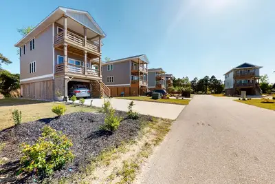 Image de Modern 3br Near Ocean | Deck | W/D | Grill