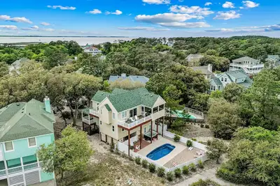 Image de Retreat with private pool, hot tub-close to beach!