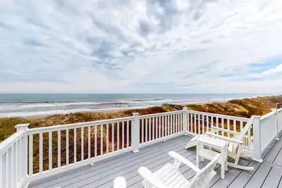 Image de 6br Oceanfront | Pool | Hot Tub | Balcony