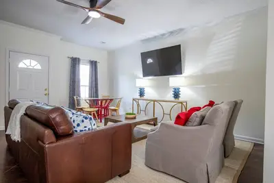 Image de The 1848, 2br Condo by Velvet Ditch Villas