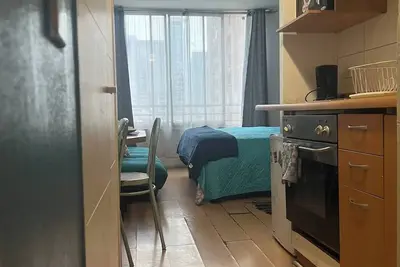 Image de Steps away from sta lucia subway, Studio