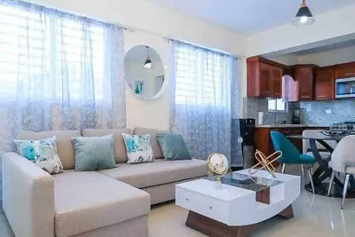 Image de Lovely 2 Bd-2Bath Apt w. A|C Garage & Rooftop