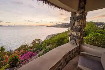 Image de Romantic Ocean Sunset Villa with Private Patio