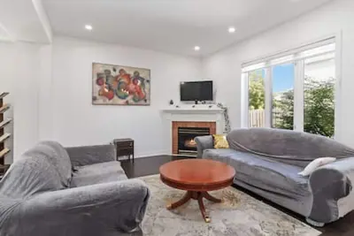 Image de Brampton Retreat with Basement