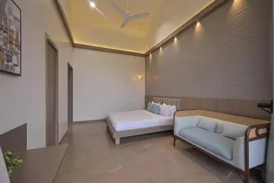 Image de Luxury 6bhk Pure Veg Canary Farm Villa With Turf