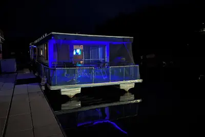 Image de Houseboat for a great Getaway weekend. . . on 29, 000-acre Lake Cherokee