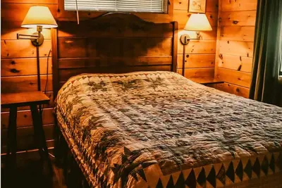 Image de Hummingbird Cabin: 2-night minimum