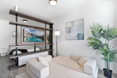Image de High-Rise Luxury Condo in Downtown Miami with Ocean Views