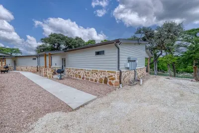 Image de River’s Edge Cabin #2 at Oasis Resort