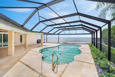 Image de Vrcc Villa Sunsets by the Bay - Golden Hour Magic