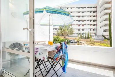 Image de Borinquen 124 · Studio Moderne · À deux pas de la plage · Piscine