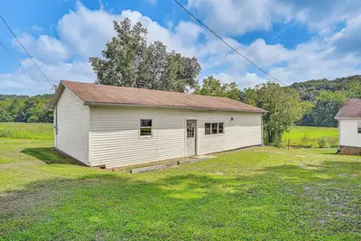 Image de 4 Mi to Ohio River: Quiet Guest House w/ Yard!