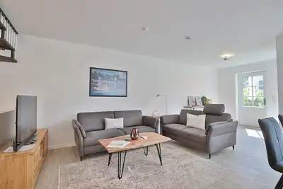 House upper deck apartment 2