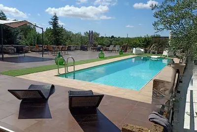 Image de Belle maison de vacances privée avec Wifi, climatisation, piscine privée, balcon, animaux admis