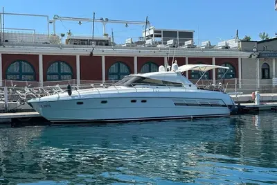 Image de Exclusive Yacht Moored In Downtown Trieste