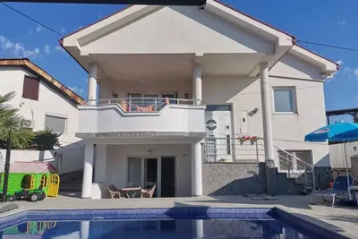 Image de The Withe House\nCharming 2-bedroom house in serene Kavadarci with Ac