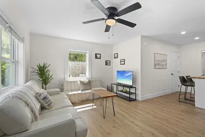 Image de Duplex Both Units  | Near Ami | Near Img | Patio | Bbq