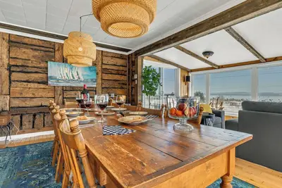 Image de Chic-645 - Chalet chaleureux au bord du fleuve, à 5 min du Massif Petite-Rivière