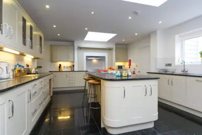 Image de Pass the Keys | Bryn Ogwen Lovely Coastal Property in Bangor