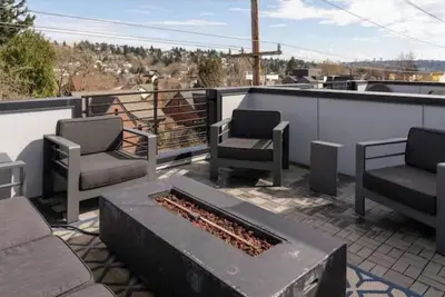 Image de Stunning Townhome Near Downtown Ballard & Transit