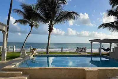 Image de The Nice Beach Bungalow—Beachfront w/ pool