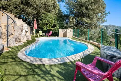 Image de Maison de vacances 'Méli Mélo' avec vue sur la montagne, piscine privée et climatisation