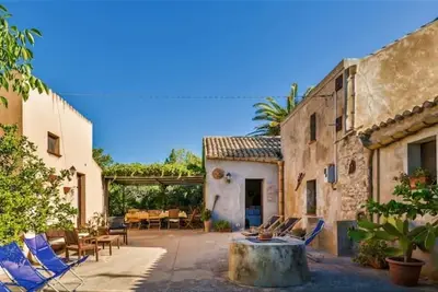 Image de Villa in the countryside Anasté