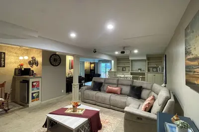 Image de Spacious private 2-bedroom, 1 bath house in awesome Olathe with fitness room, Ac