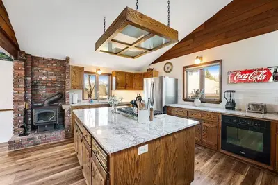 Swan River Rendezvous - Riverfront Retreat w/Dock