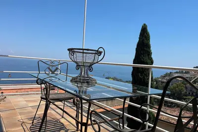 Image de Elegant Sicilian villa in the heart of Taormina - 3 bedrooms, 3 bathrooms.