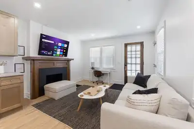 Image de 2025 Fully Renovated 3bd/1. 5ba Duplex in Walkable Grandview