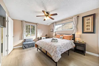 Image de Cozy 3b2b Single house with Ac in Monrovia w/ backyard patio