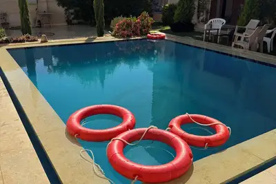 Image de private escape — a warm, elegant villa