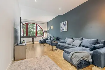 Image de Luxury in Leeds - Sleeps 9 - Pool & Tennis Tables