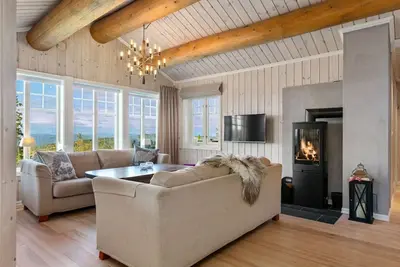 Image de Spacious Family Cabin with Jacuzzi