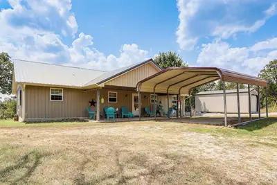 Image de Relaxing Outdoor Spaces: Quiet Wooded Gem in Hardy