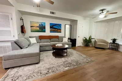 Image de 2-bedroom beautiful West Campus Austin condo