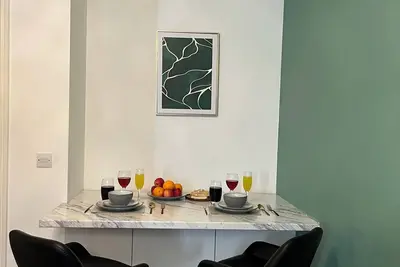 Image de Swindon Centre Apartment 3 min walk to train and main bus station