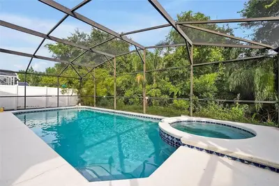 Image de South facing Villa, Pool, spa and Games room!